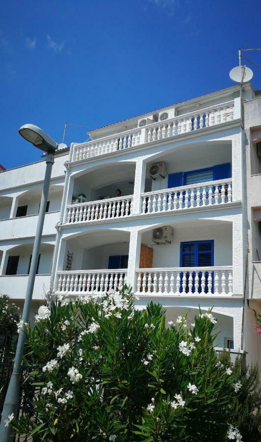 Ohana Lodge Върсар Екстериор снимка