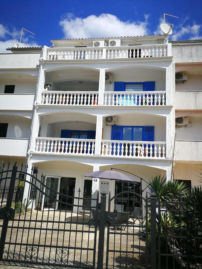 Ohana Lodge Върсар Екстериор снимка